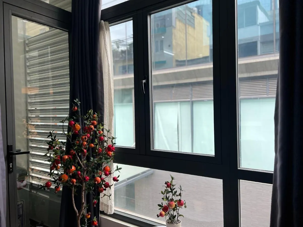 Phoenix Flower Room R202-Central Saigon-Near Ben Thanh Ho Chi Minh City