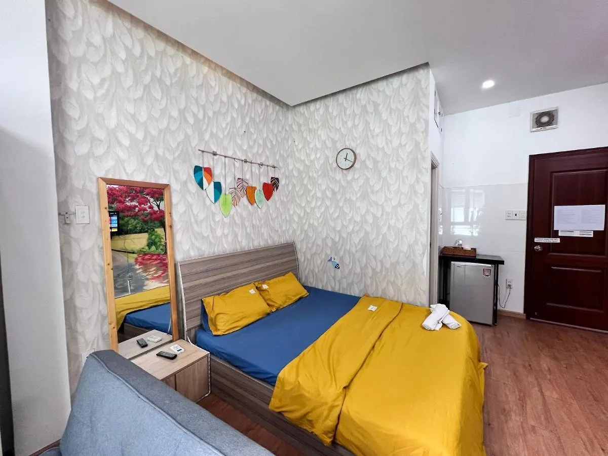 Phoenix Flower Room R202-Central Saigon-Near Ben Thanh Ho Chi Minh City Bed & Breakfast