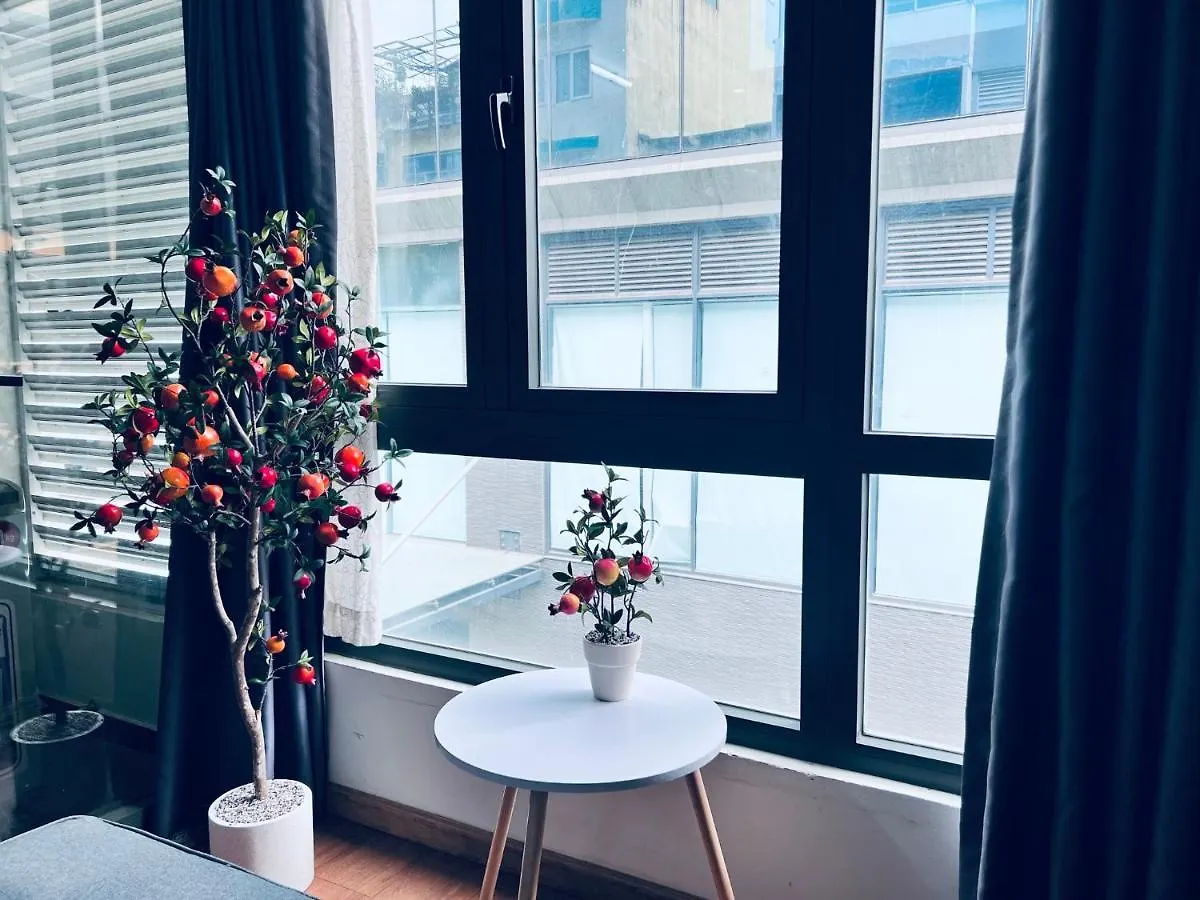 Phoenix Flower Room R202-Central Saigon-Near Ben Thanh Ho Chi Minh City
